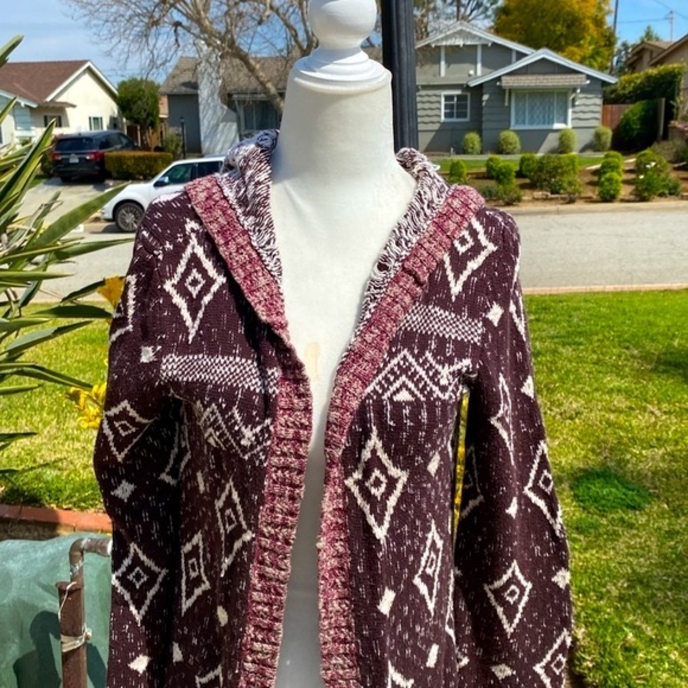MAURICES BROWN WHITE MAGENTA COZY CARDIGAN with HOODIE Sz M GUC